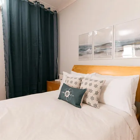 Grand Harbour View Apartment *