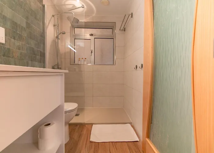 Grand Harbour View Апартаменты *