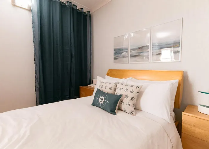 Grand Harbour View Апартаменты *