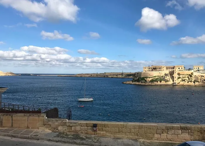 Grand Harbour View *